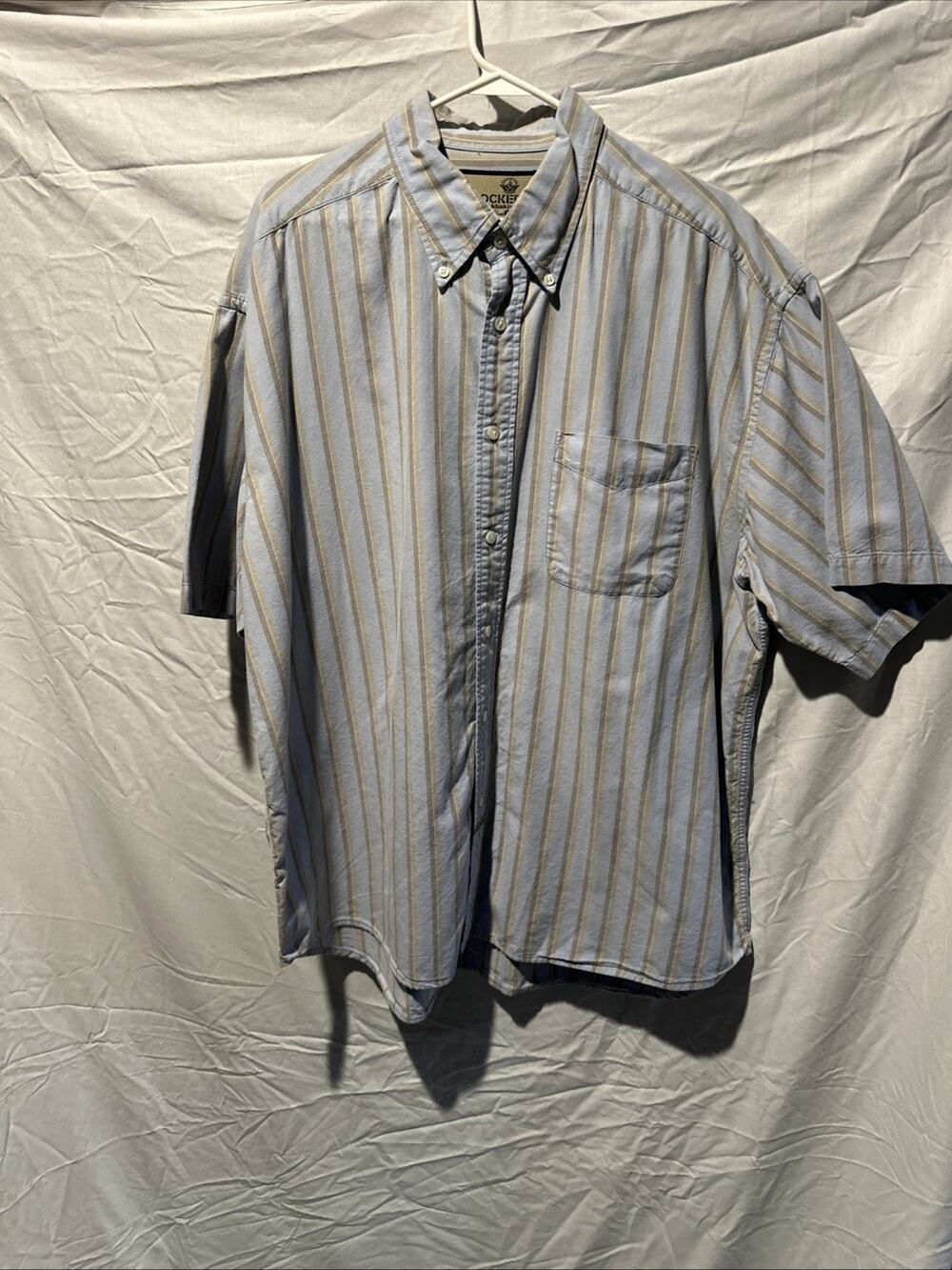 Men’s Dockers Short Sleeve Button Up Shirt, Great Condition!!!